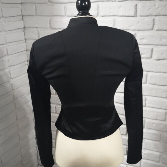 bebe Ladies Black Size 2 Off Set Zipper Tab Collar Lined & Fitted Tuxedo Jacket - Picture 2 of 14